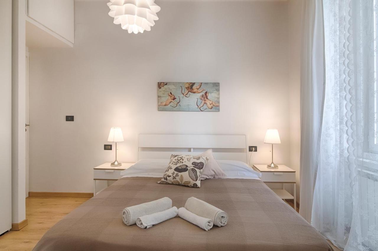 Mihaela Apartment - Charme Near The Station Триест Екстериор снимка