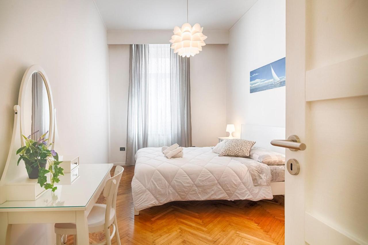 Mihaela Apartment - Charme Near The Station Триест Екстериор снимка