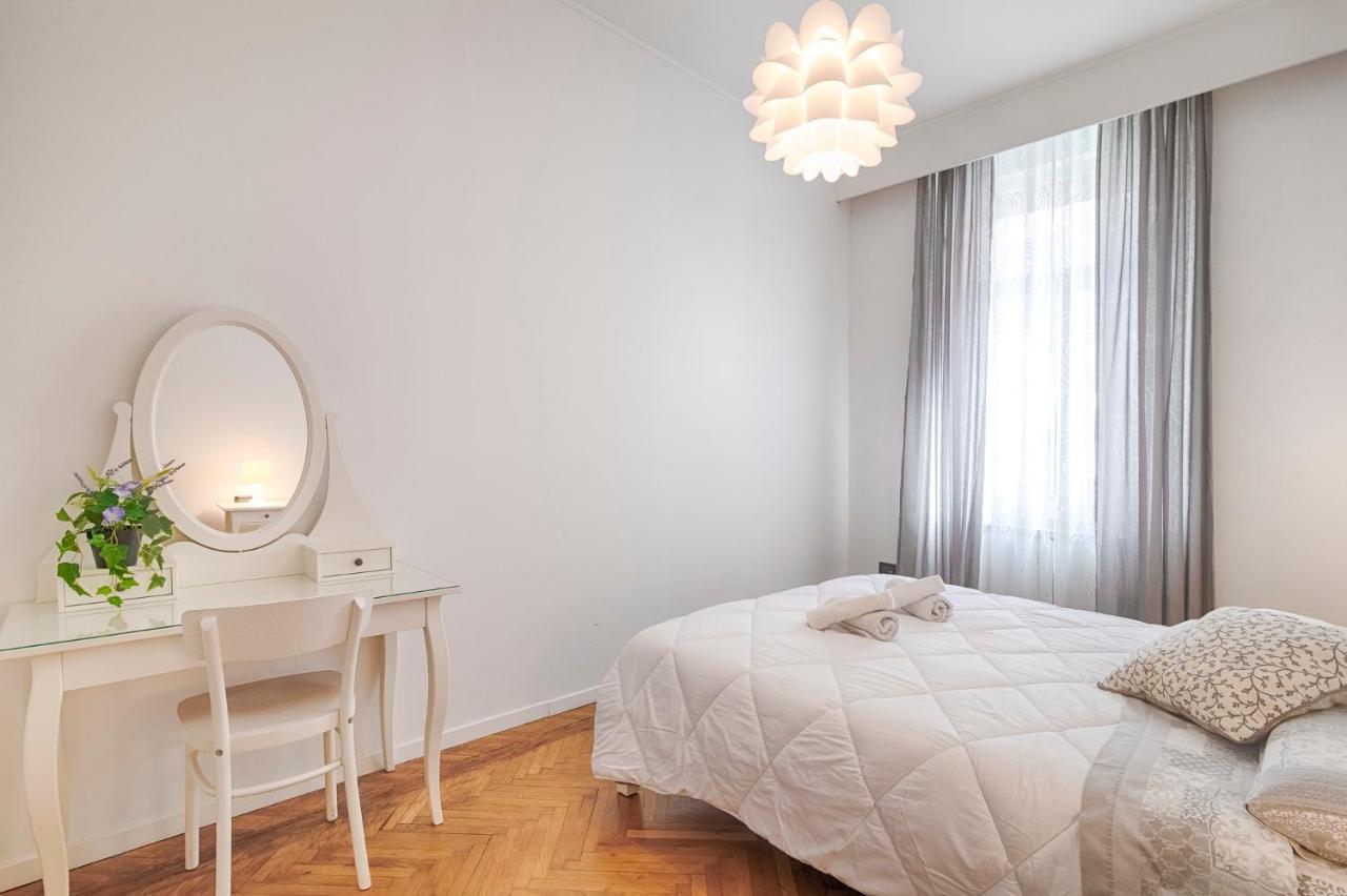Mihaela Apartment - Charme Near The Station Триест Екстериор снимка